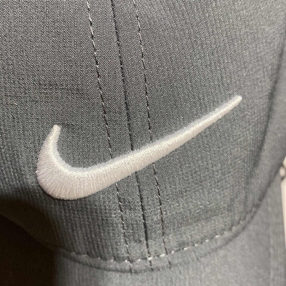 Nike hat - Picture 2 of 5
